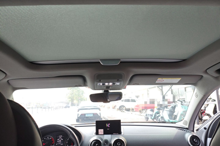 奥迪A3 2018款 30周年年型 Limousine 35 TFSI 运动型中控内饰22