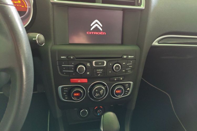 雪铁龙C4L 2015款 1.2T 自动尊贵版局部细节16