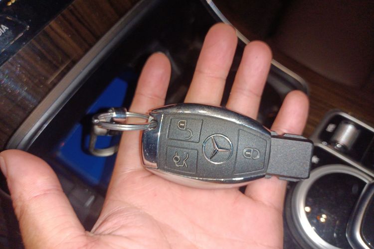 奔驰GLC 2019款 改款 GLC 260 L 4MATIC 豪华型中控内饰7001