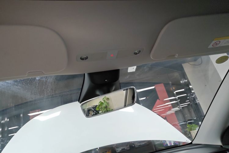 特斯拉 Model Y 2021款 Performance高性能全轮驱动版中控内饰22