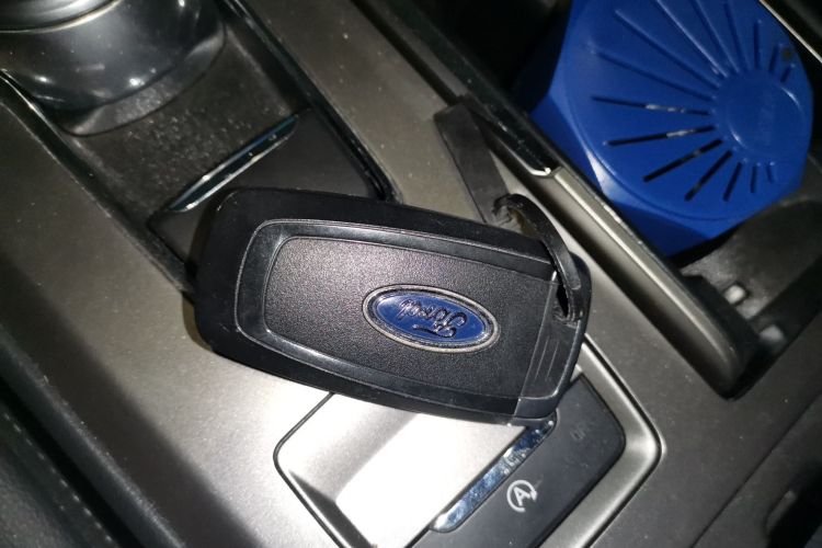 福特 蒙迪欧 2020款 EcoBoost 180 时尚型中控内饰11