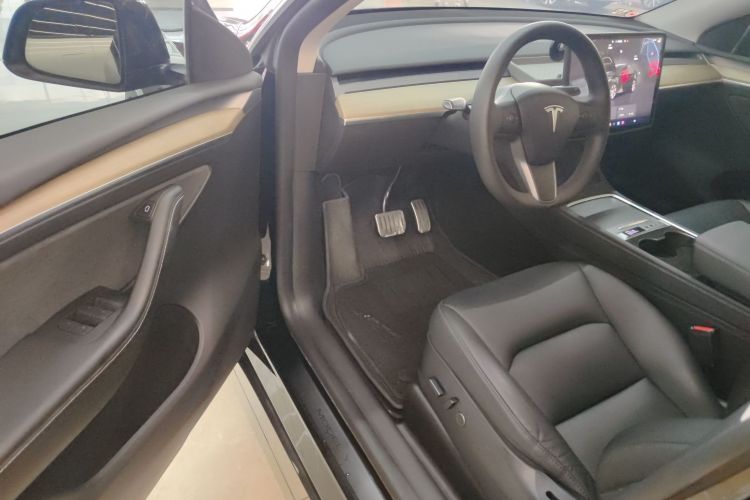 特斯拉 Model Y 2022款 改款 后轮驱动版中控内饰20