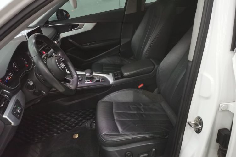 奥迪A4L 2019款 40 TFSI 时尚型 国VI中控内饰19