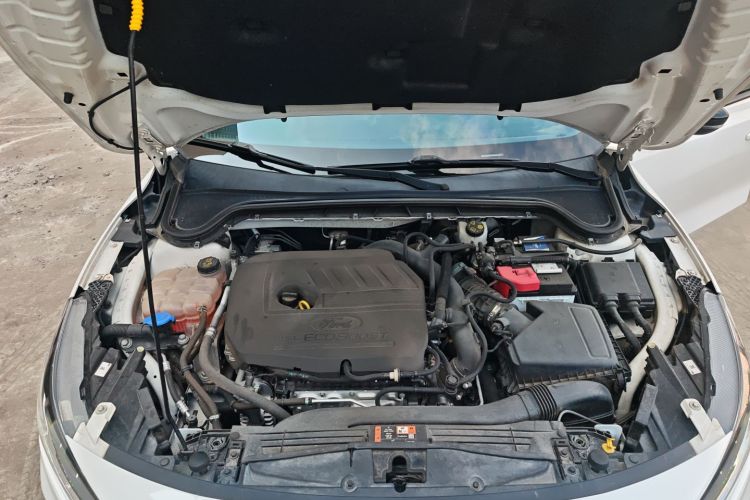 福特 福克斯 2022款 三厢 EcoBoost 180 自动ST Line局部细节24