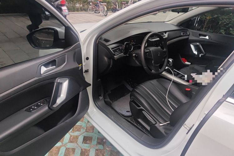 标致408 2020款 360THP 十周年纪念版中控内饰20