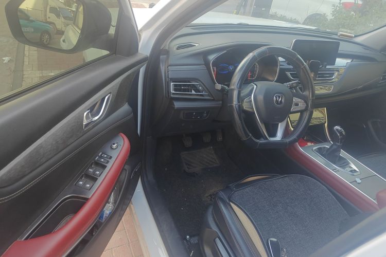 长安CS75 2022款 蓝鲸版 1.5T 手动时尚型中控内饰20