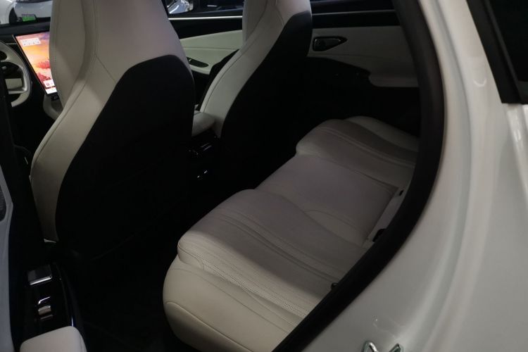 吉利银河 银河L7 2024款 1.5T 115km 星舰 龙腾版中控内饰21