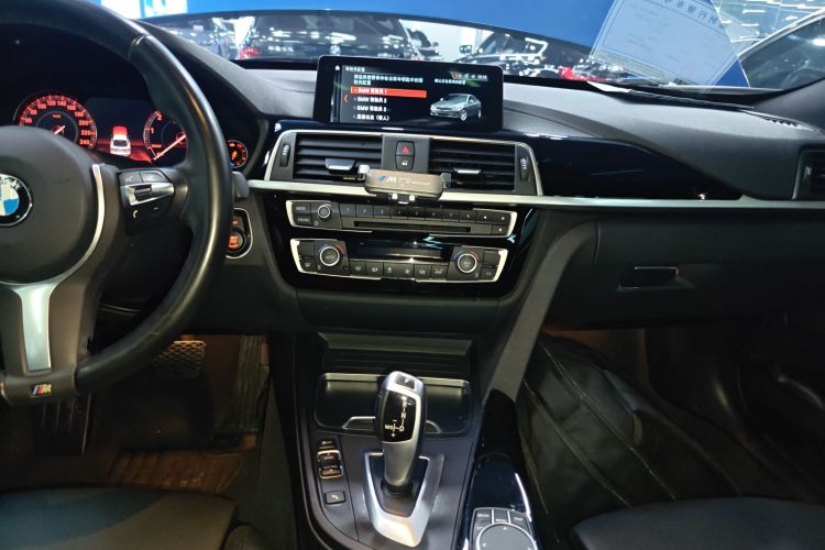 宝马3系GT 2020款 320i M运动套装中控内饰16