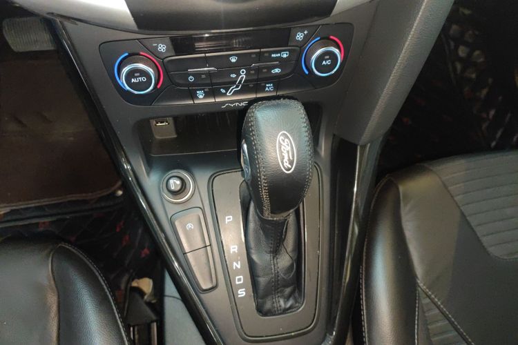 福特 福克斯 2015款 两厢 EcoBoost 125 自动超能风尚型中控内饰18