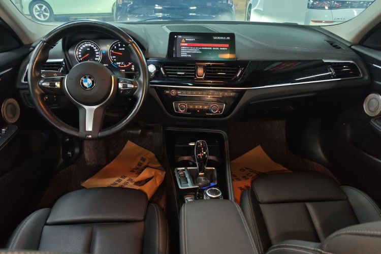 宝马1系 2021款 120i M运动曜夜版中控内饰7002