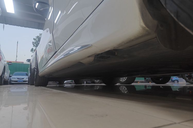 奔驰C级 2023款 C 260 L 运动版局部细节9002