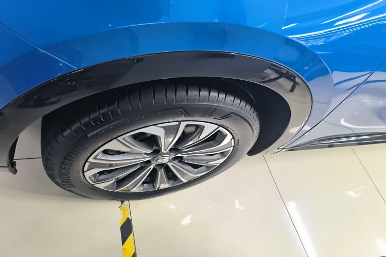 别克 2024款 昂科威S  25T 炫黑风尚版车身外观6007