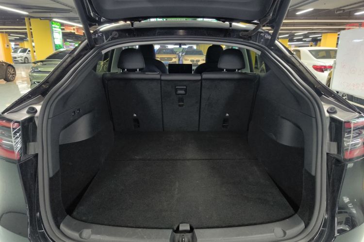 特斯拉 Model Y 2021款 标准续航后驱版局部细节23