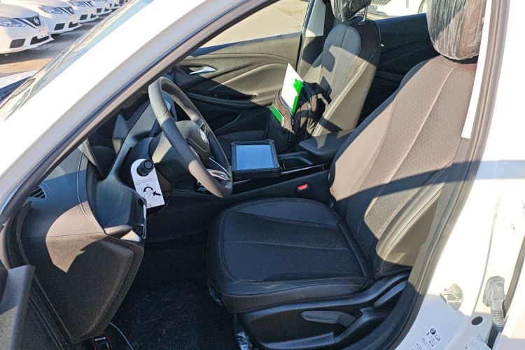 别克 威朗 2023款 Pro 乐享版中控内饰19