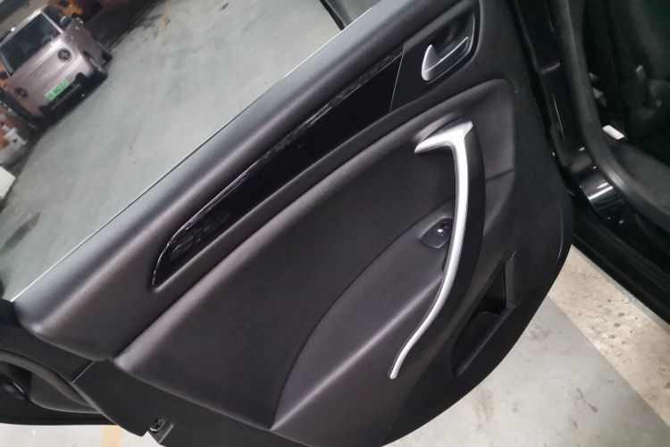 雪铁龙C5 2016款 1.6T 自动尊悦型中控内饰7008