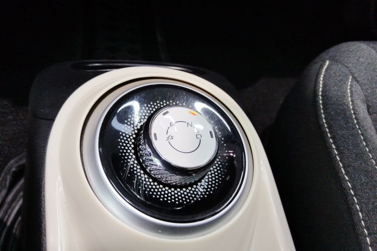 五菱汽车 五菱缤果 2024款 203km 轻享款局部细节18