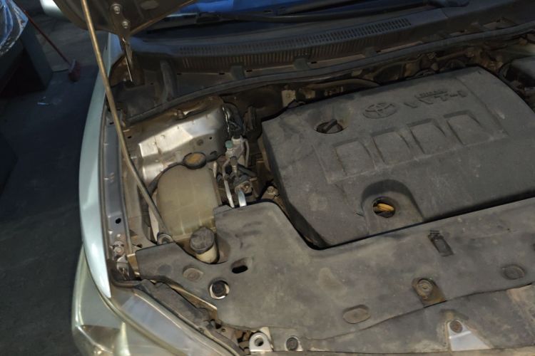 丰田 卡罗拉 2012款 炫装版 1.8L CVT GL-i局部细节9005