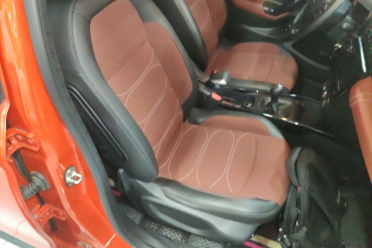 雪铁龙C3-XR 2018款 230THP 手动先锋型局部细节41