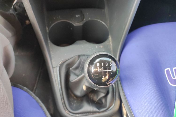 大众 Polo 2016款 1.4L 手动风尚型中控内饰18