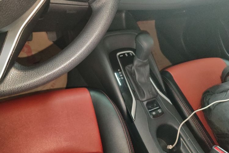 丰田 卡罗拉 2019款 1.2T S-CVT GL-i精英版局部细节18