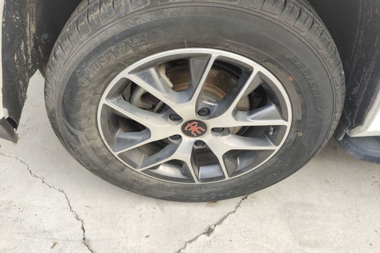 比亚迪 宋 2017款 盖世升级版 1.5TID 自动精英型车身外观6008