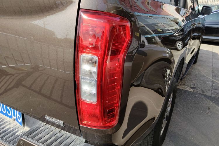 长城 炮 2021款 2.0T商用版自动柴油四驱精英型长箱GW4D20M车身外观6006