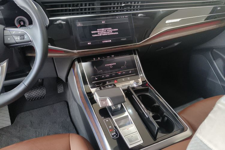 奥迪Q7 2024款 45 TFSI quattro S line黑武士型中控内饰16