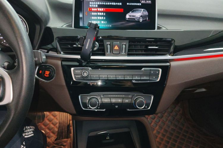 宝马X1 2020款 sDrive20Li 时尚型中控内饰16