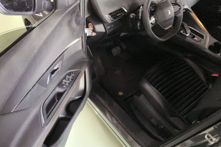 标致4008 2019款 改款 360THP 尝先版中控内饰7003