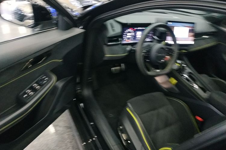 领克03 2023款 03+ 2.0TD 自动驭风版中控内饰20