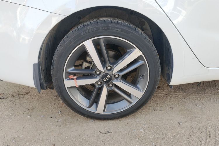 起亚K3 2017款  1.6L 自动15周年特别版GLS车身外观6008