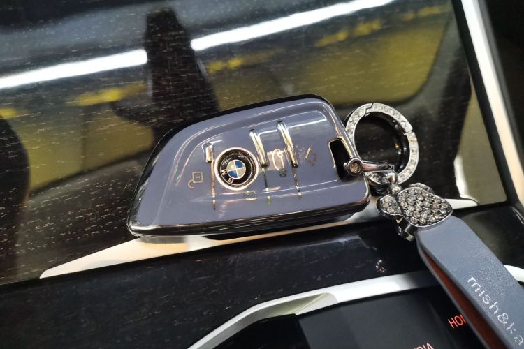 宝马3系 2023款 325Li xDrive M运动套装中控内饰7001