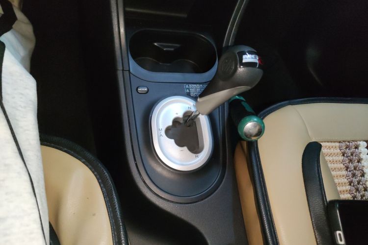 名爵3 2014款 1.3L AMT舒适版中控内饰18