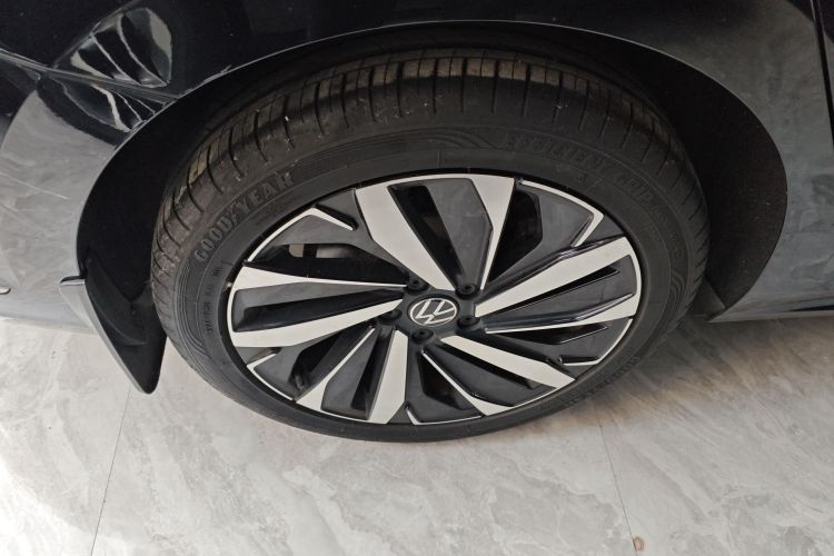 大众 帕萨特 2022款 330TSI 精英版车身外观6008