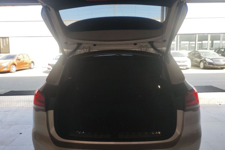 宝马X1 2022款 sDrive25Li 领先型机舱底盘23