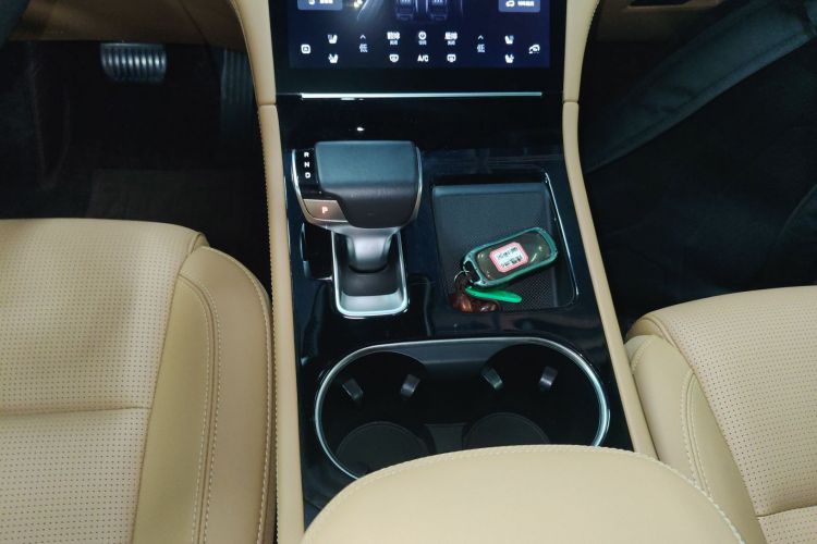 理想汽车 理想ONE 2021款 增程6座版中控内饰18