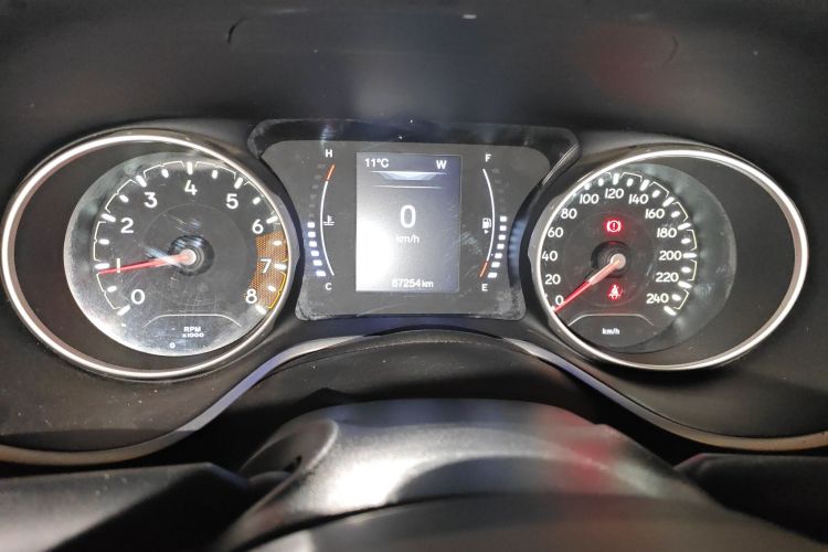 Jeep 指南者 2017款 200T 手动劲享版中控内饰15