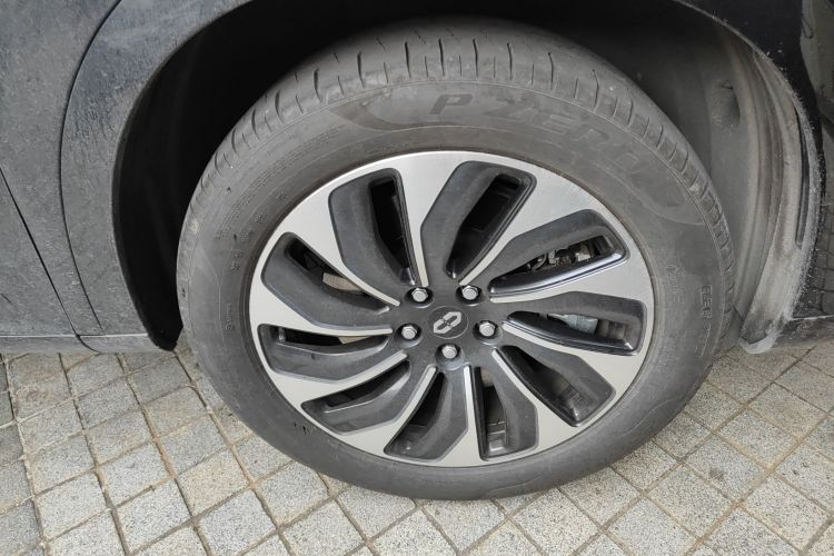 鸿蒙智行 问界M7 2024款 1.5T 智驾四驱Max版 5座车身外观10