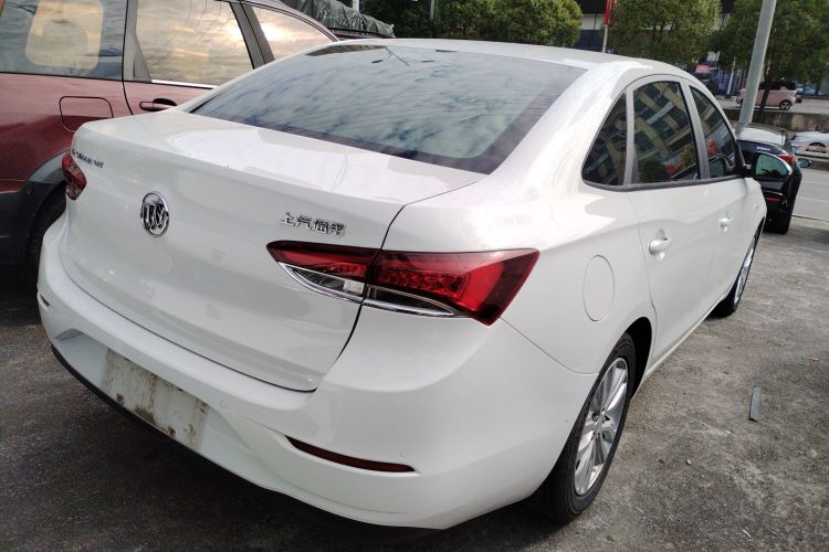 别克 英朗 2021款 改款 典范 1.5L 自动精英型车身外观7