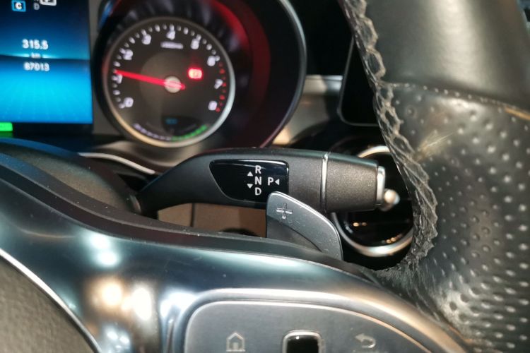 奔驰C级 2019款 C 260 运动版局部细节18