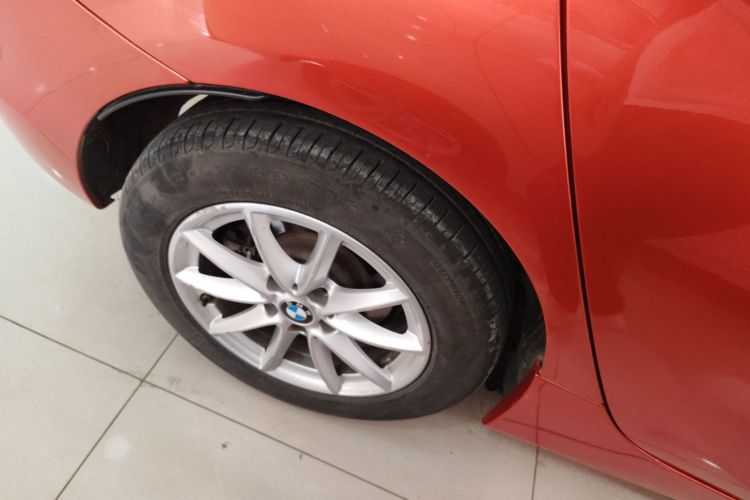 宝马2系旅行车 2016款 218i 时尚型车身外观56