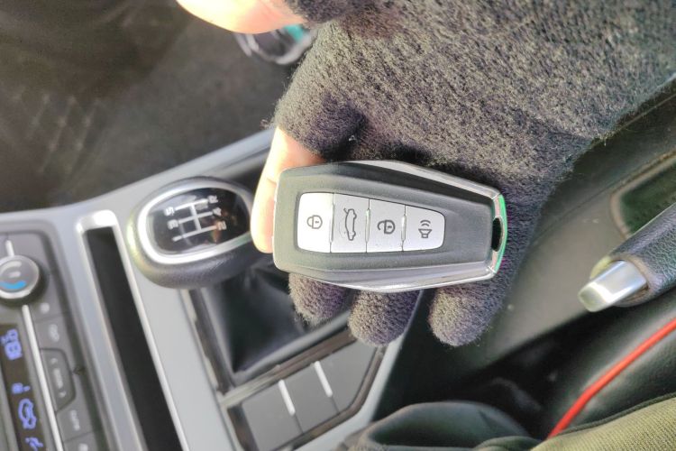 吉利汽车 帝豪 2020款 1.5L 手动豪华型中控内饰11