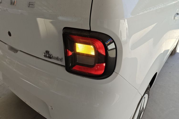 吉利银河 熊猫 2025款 210km 元气熊车身外观9