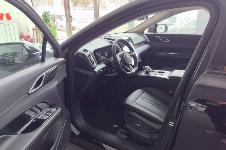 红旗HS3 PHEV 2024款 PHEV 115km 劲为版中控内饰20