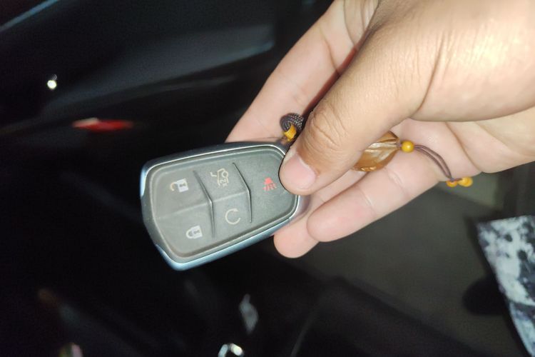 凯迪拉克XTS 2018款 28T 精英型中控内饰11