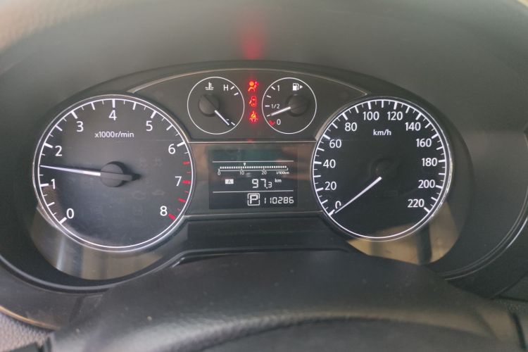 日产 骐达TIIDA 2014款 1.6L CVT舒适型中控内饰14