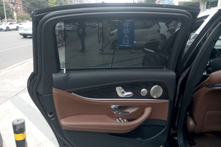 奔驰E级 2022款 改款三 E 300 L 运动豪华型中控内饰7008