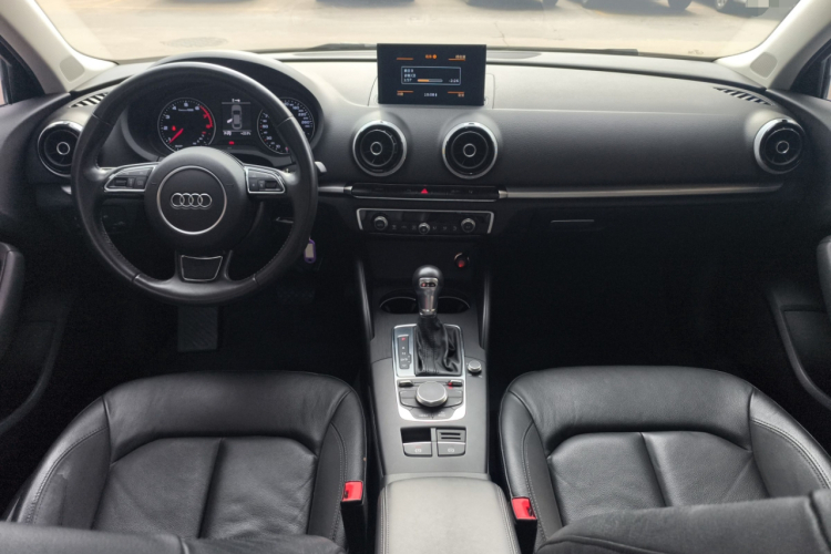 奥迪A3 2016款 Limousine 35 TFSI 风尚型中控内饰12