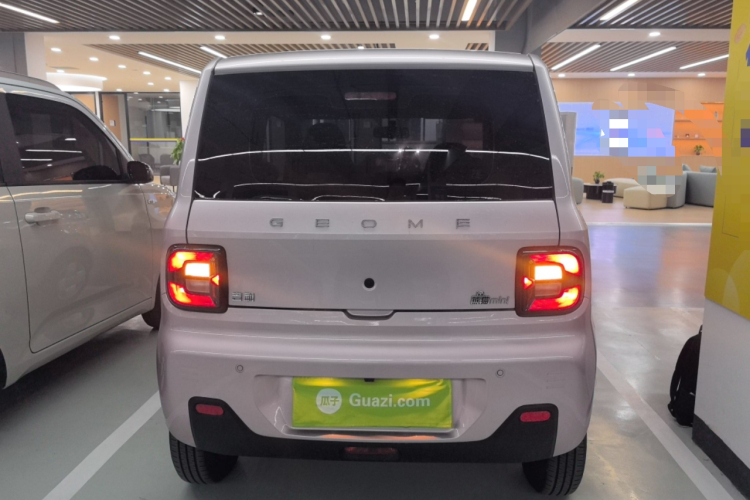 吉利银河 2024款 熊猫mini 200km 耐力熊车身外观6