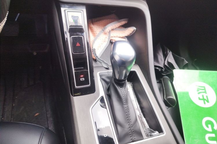 荣威i5 2023款 1.5L CVT豪华版中控内饰18